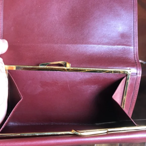 CARTIER Paris Bordeaux Burgundy Collection Kiss Lock Wallet Clutch